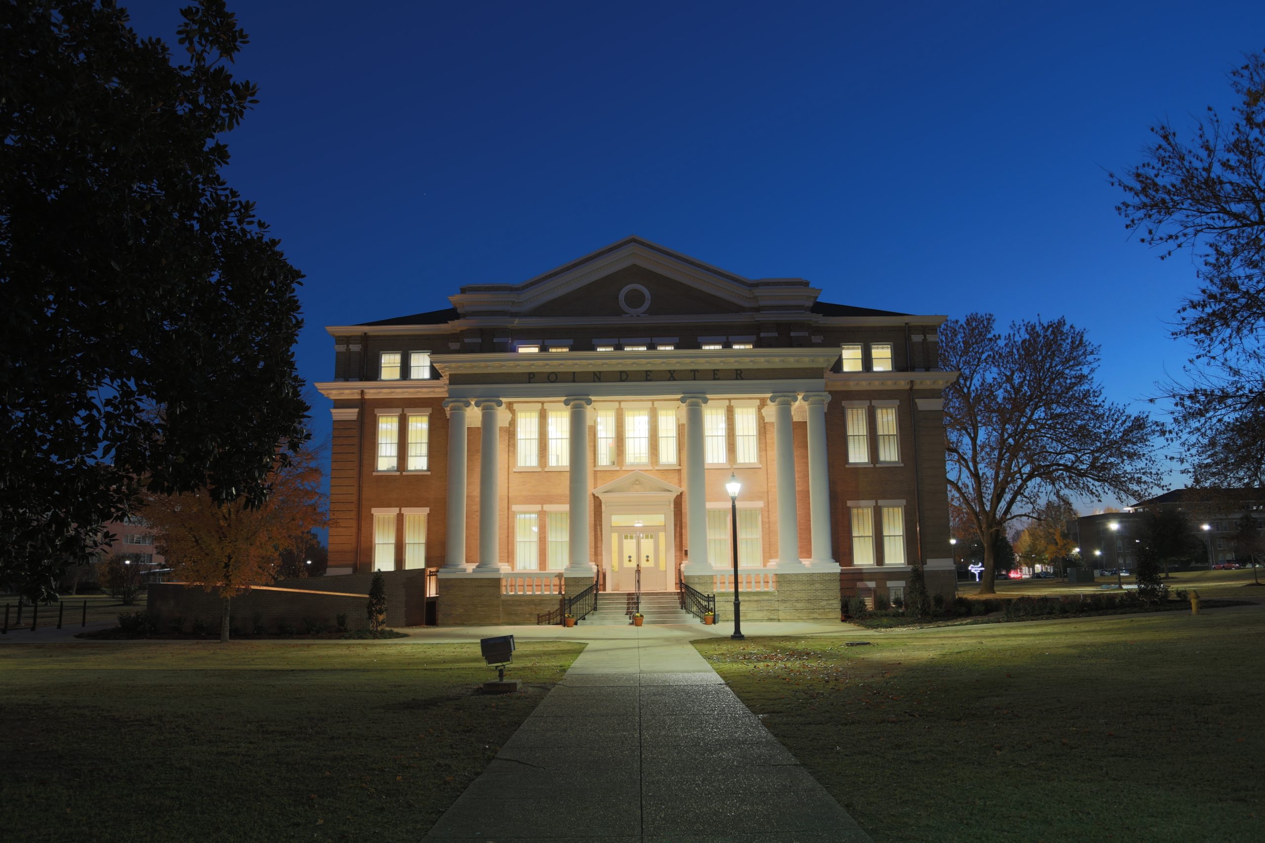 Poindexter-Night-scaled-6a7QMq.tmp_-5dDm7s.tmp_-AZRgle.tmp_