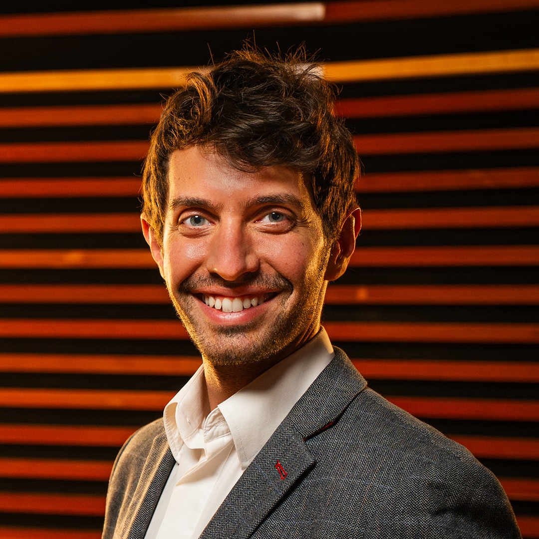 Picture of guest artist, Dario Martin.