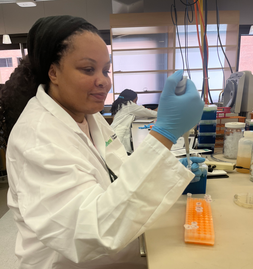Dr. Davida Crossley doing phage work in the lab.