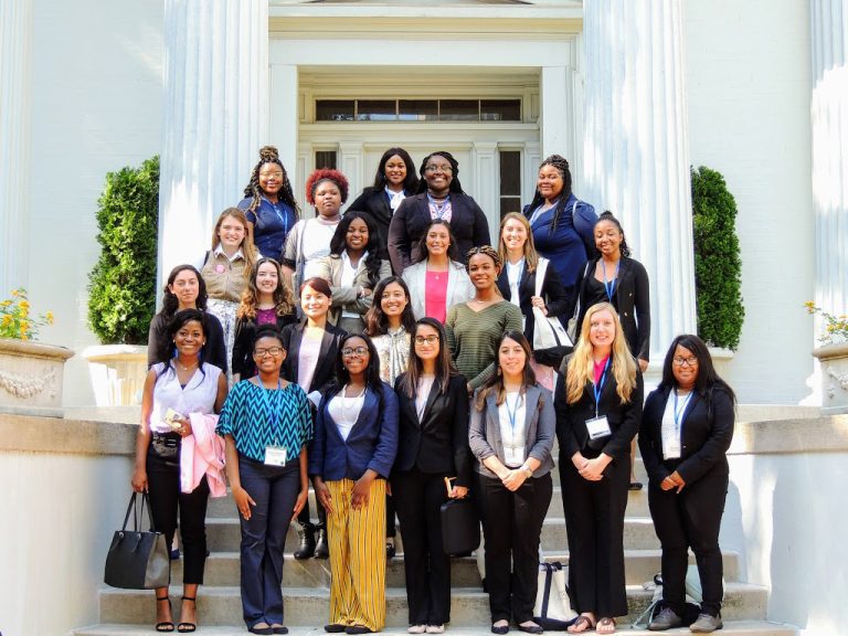 New Leadership Participants stand in front of Governor's Mansion